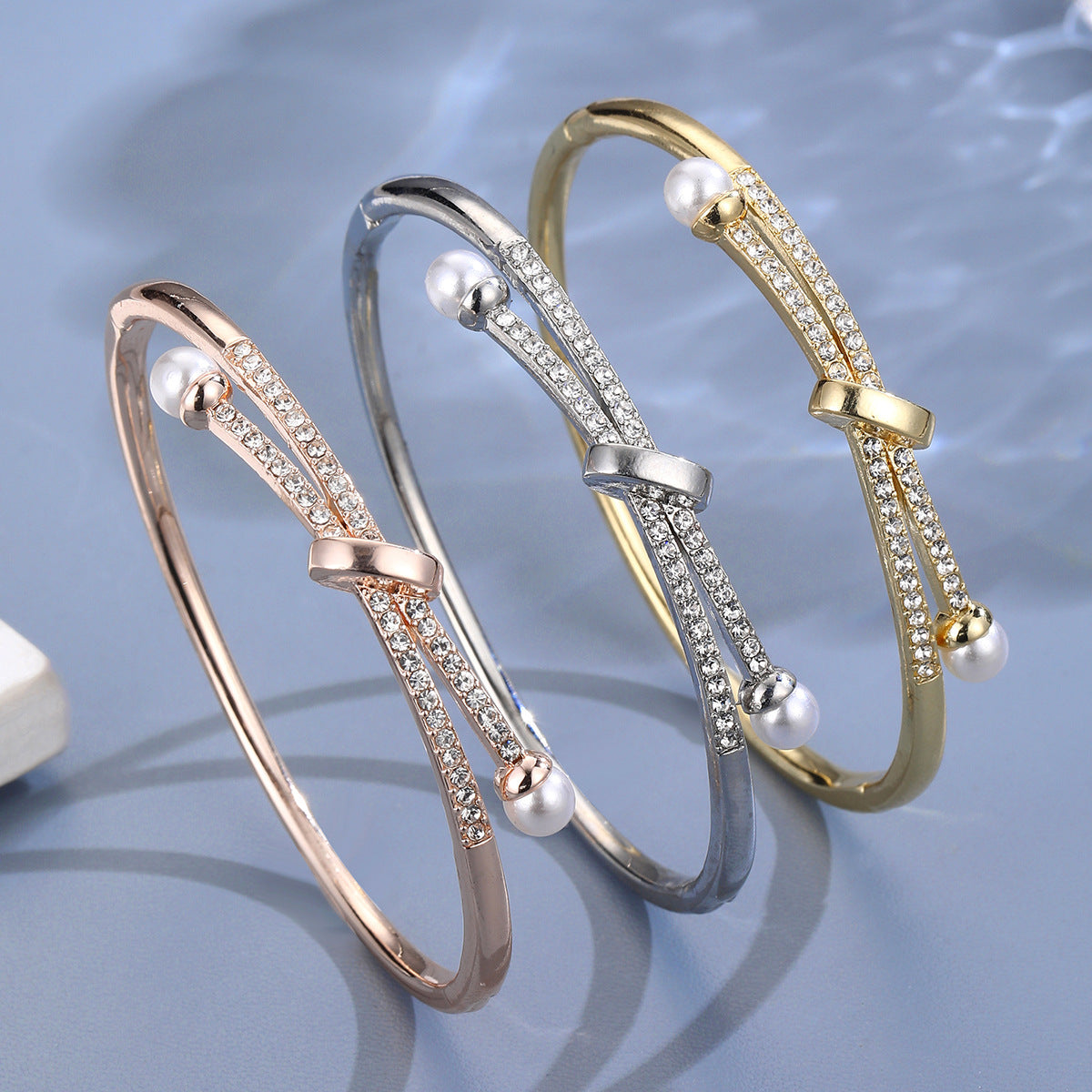 Cross-Border Hot-Selling European and American Light Luxury Niche Design Bracelets, Personalized Temperament Bracelets, Fashionable and Elegant Hand Accessories