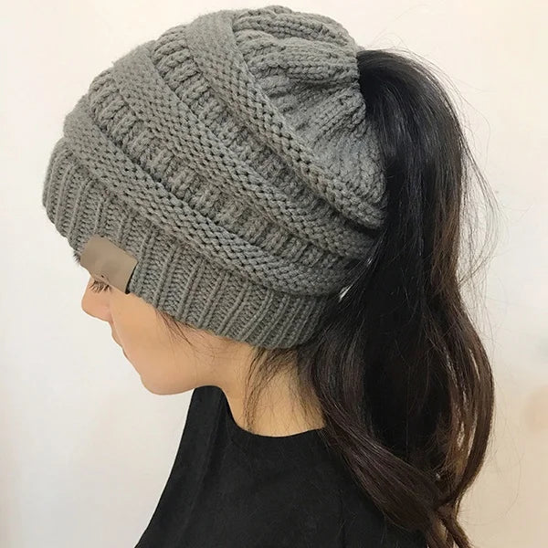 European and American Autumn and Winter Beanie Hat Popular Knitted Ponytail Hats Women Wool Beanie Hats